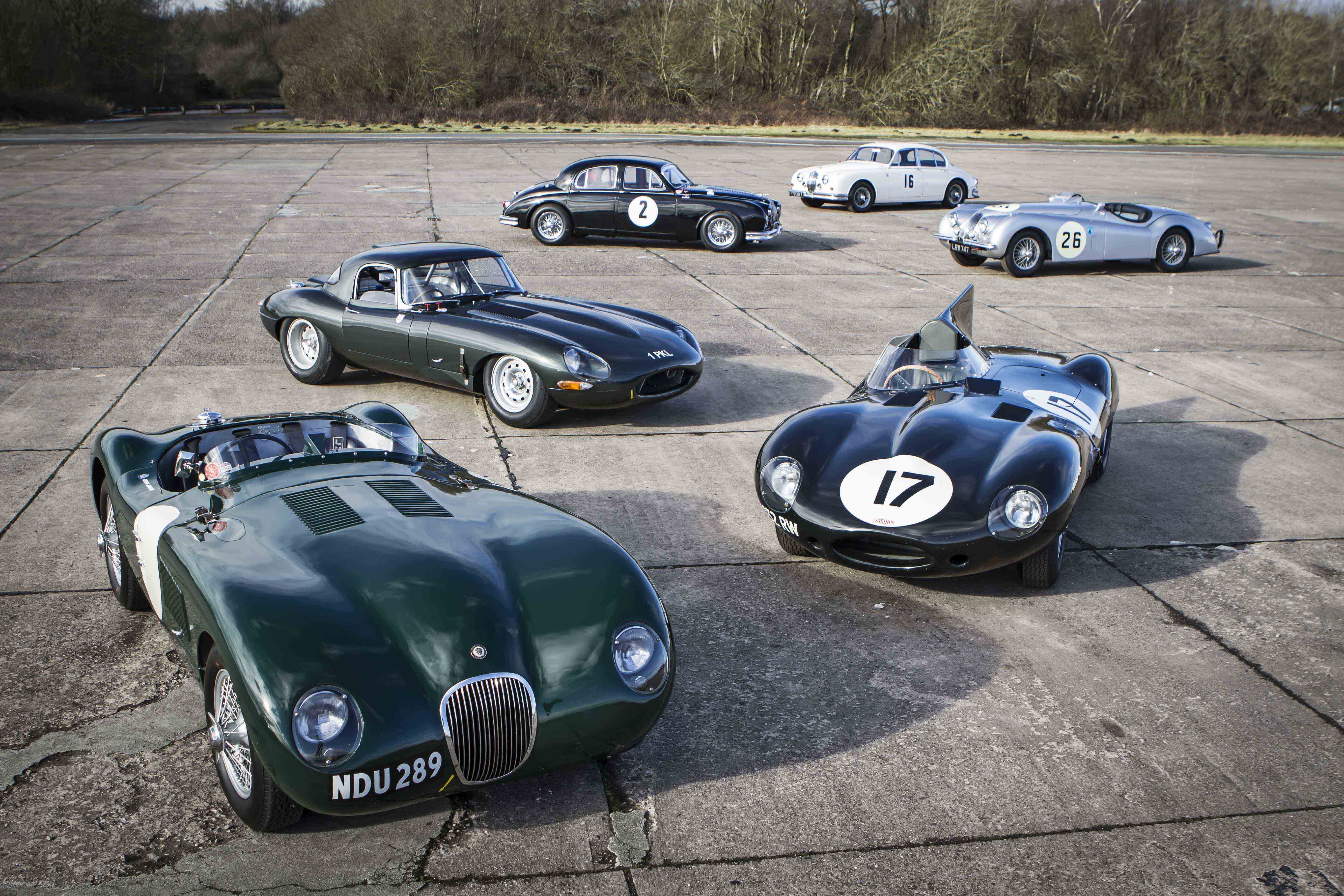 Jaguar Land Rover compra inmensa colección de autos clásicos británicos!