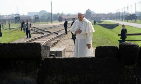 El papa Francisco durante su visita a Auschwitz en Polonia el 29 de julio del 2016.