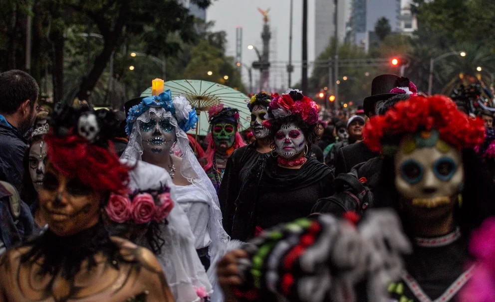 catrinas en desfile por Reforma